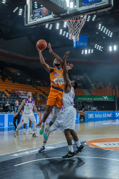 体育中超进行时：吉列尔梅独造三球 广州城获联赛首胜